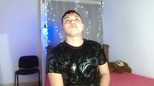 Snapshot of couple_lovelyds chatting on March 2025 07:46:01 PM couple lovelyds online show from March 2025 07:46:01 PM