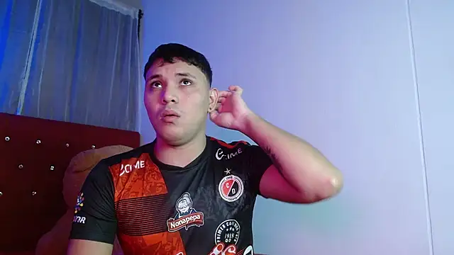 Snapshot of couple_lovelyds chatting on November 2025 08:42:02 PM couple lovelyds online show from November 2025 08:42:02 PM