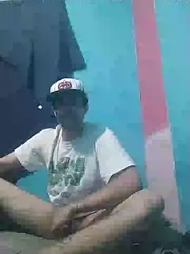 Snapshot of gerinwatch chatting on December 2024 02:01:02 AM gerinwatch online show from December 2024 02:01:02 AM