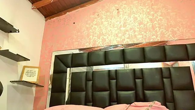 Snapshot of Sofia_martiin chatting on November 2025 03:06:02 AM Sofia martiin online show from November 2025 03:06:02 AM