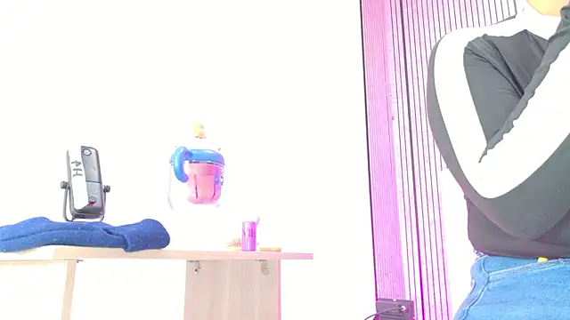 Snapshot of Sofia_martiin chatting on February 2026 03:13:02 AM Sofia martiin online show from February 2026 03:13:02 AM