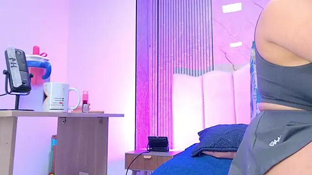 Snapshot of Sofia_martiin chatting on February 2026 03:04:02 AM Sofia martiin online show from February 2026 03:04:02 AM