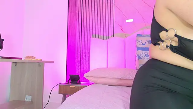 Snapshot of Sofia_martiin chatting on February 2026 03:05:01 AM Sofia martiin online show from February 2026 03:05:01 AM