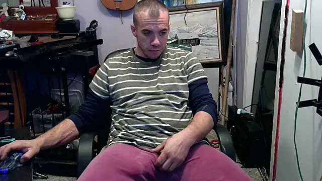 ScubaStevex online show from November 2025 09:14:02 PM