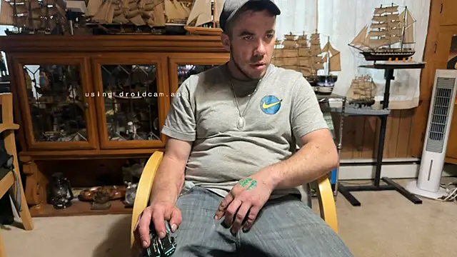ScubaStevex online show from April 2026 11:22:02 PM