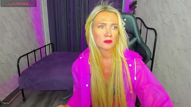 Luna  Lewis online show from February 2025 11:35:02 AM