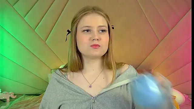 SelinSwarovski online show from March 2025 01:57:01 AM