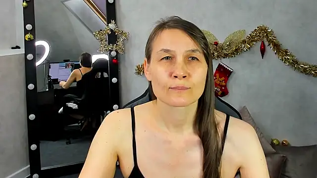 Lillian White online show from January 2025 07:45:01 AM