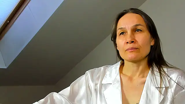 Lillian White online show from February 2025 10:26:02 AM