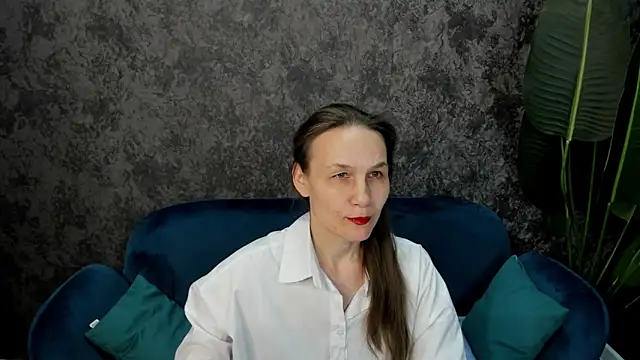 Lillian White online show from March 2025 01:59:02 PM