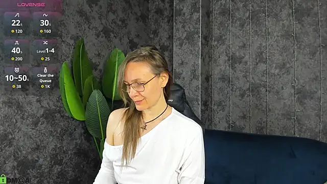 Lillian White online show from May 2026 12:59:01 AM