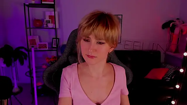 LuxRayi online show from January 2025 06:03:02 PM