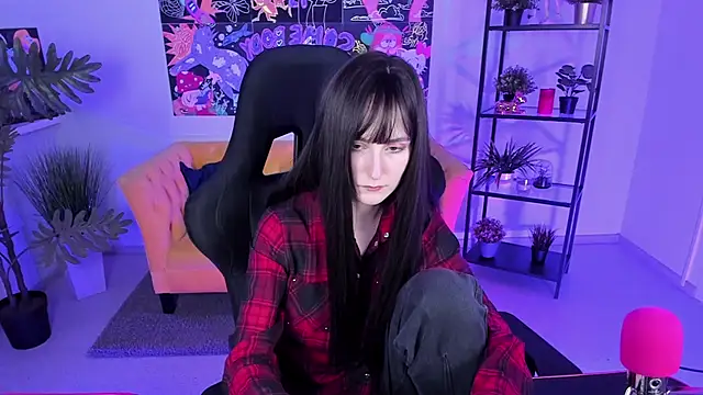 LuxRayi online show from March 2025 12:21:02 AM