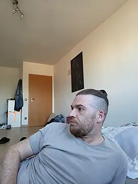 Snapshot of niceguy91xx chatting on March 2025 07:18:01 AM niceguy91xx online show from March 2025 07:18:01 AM