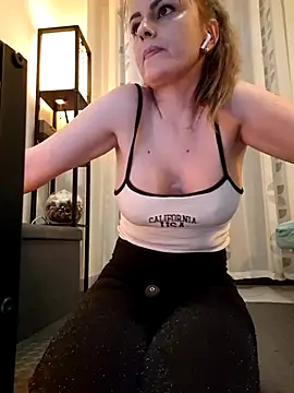 Eelleen online show from March 2026 12:00:02 PM