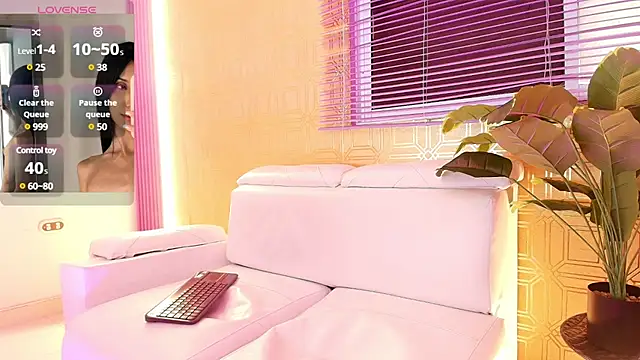 Snapshot of Bella19_ chatting on March 2025 07:39:01 PM Bella19 online show from March 2025 07:39:01 PM