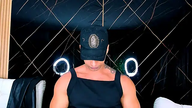 Owen Muzcle online show from October 2025 06:12:02 AM