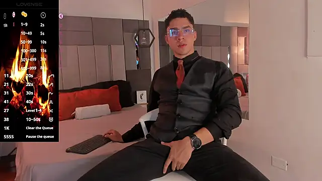 Snapshot of LiamNovak chatting on November 2025 12:51:01 PM LiamNovak online show from November 2025 12:51:01 PM