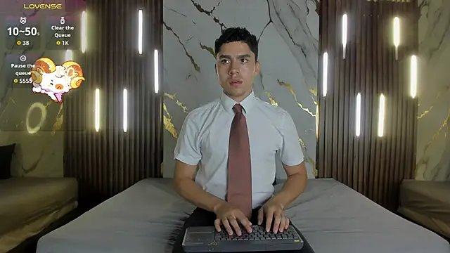 Snapshot of LiamNovak chatting on November 2025 11:02:01 AM LiamNovak online show from November 2025 11:02:01 AM