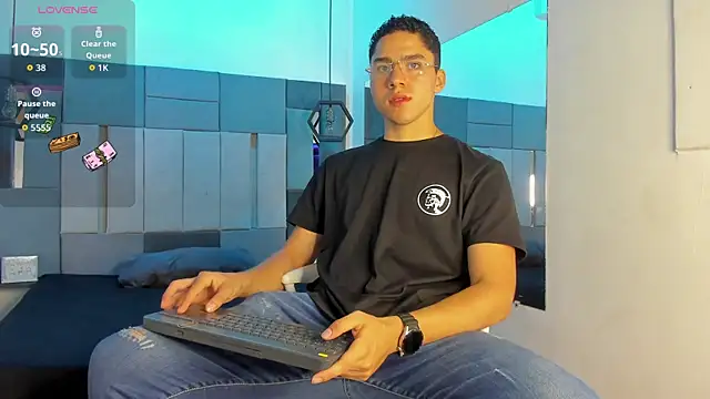 Snapshot of LiamNovak chatting on November 2025 11:36:02 AM LiamNovak online show from November 2025 11:36:02 AM