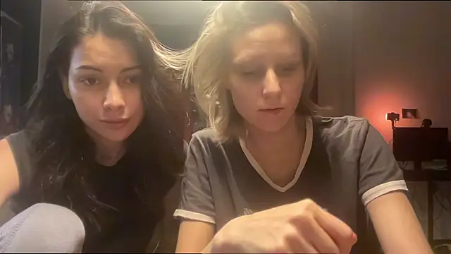 KatiKate online show from November 2025 05:13:02 PM