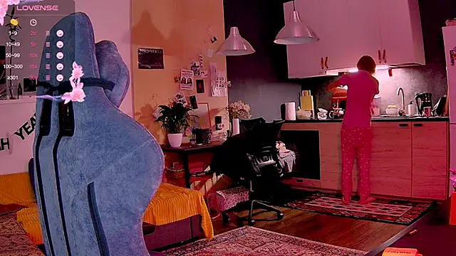 KatiKate online show from November 2025 03:36:01 PM