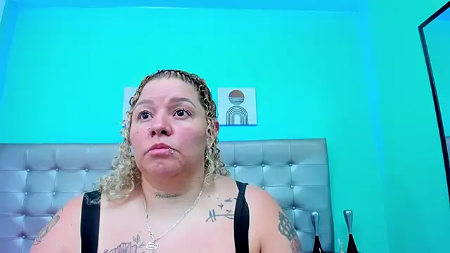 selena castillo online show from February 2025 01:15:01 AM