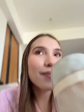 Snapshot of SophieRaily_ chatting on November 2025 08:09:01 PM SophieRaily online show from November 2025 08:09:01 PM