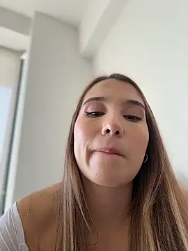 Snapshot of SophieRaily_ chatting on January 2026 08:34:02 PM SophieRaily online show from January 2026 08:34:02 PM