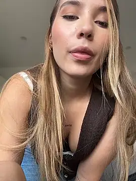 Snapshot of SophieRaily_ chatting on January 2026 08:34:02 PM SophieRaily online show from January 2026 08:34:02 PM