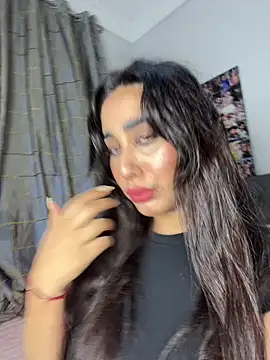 Snapshot of Meryem_Queen chatting on February 2026 02:26:02 AM Meryem Queen online show from February 2026 02:26:02 AM