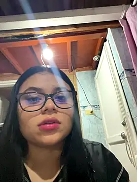 alissonfernandez  online show from October 2025 10:56:02 AM