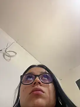 alissonfernandez  online show from May 2026 04:23:02 PM