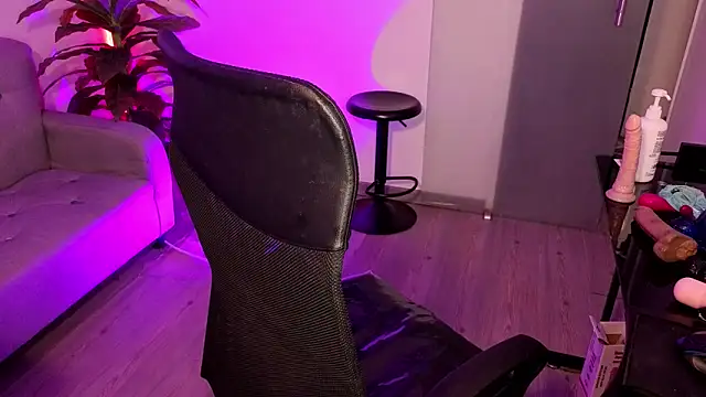 Lovely celeste online show from November 2025 04:00:01 PM