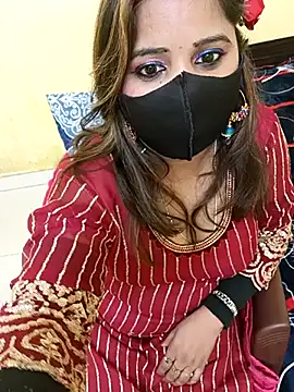 Snapshot of Simran-Kudi chatting on February 2025 03:39:02 PM Simran-Kudi online show from February 2025 03:39:02 PM