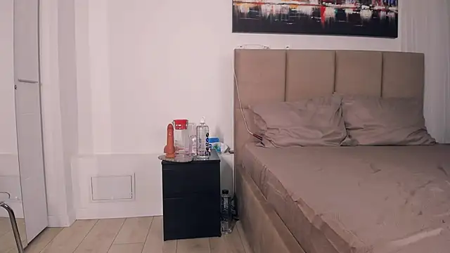 LunaMystyque online show from November 2025 04:07:02 PM