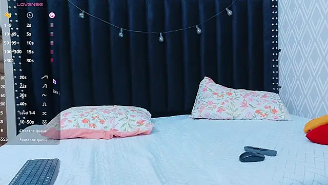 hornybarelylegalgirl online show from September 2025 12:51:02 PM