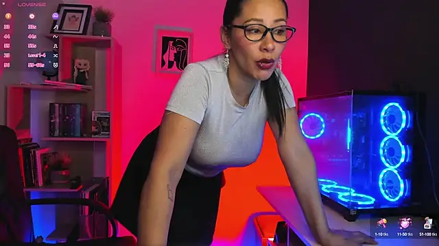 Sue Wolls online show from January 2025 03:03:02 AM