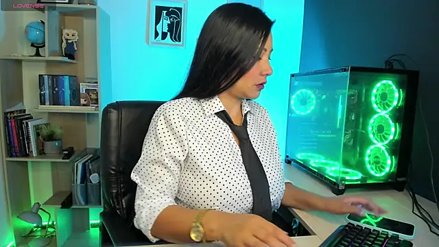 Sue Wolls online show from January 2025 03:03:01 PM