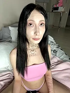 Snapshot of your_Roxy chatting on December 2024 02:52:01 PM your Roxy online show from December 2024 02:52:01 PM