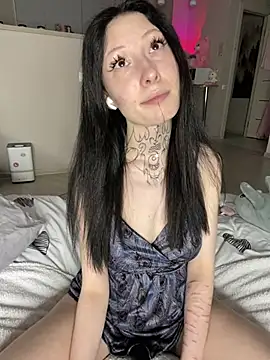 Snapshot of your_Roxy chatting on December 2024 10:13:01 PM your Roxy online show from December 2024 10:13:01 PM