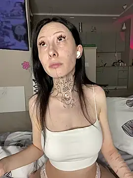 Snapshot of your_Roxy chatting on December 2024 08:37:01 PM your Roxy online show from December 2024 08:37:01 PM