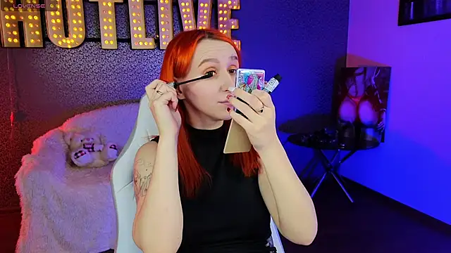 Snapshot of AliceBYKiss chatting on January 2025 06:20:02 AM AliceBYKiss online show from January 2025 06:20:02 AM