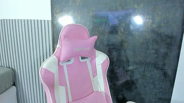 lana boomer online show from February 2026 08:37:02 PM