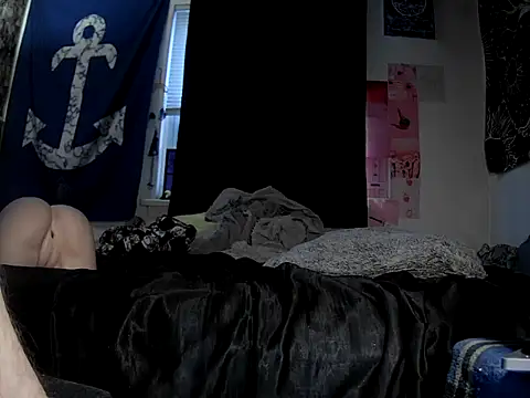 Snapshot of ATwinkie chatting on December 2025 09:19:02 PM ATwinkie online show from December 2025 09:19:02 PM