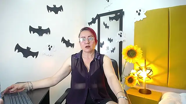 Lupiita223 online show from October 2025 01:03:02 PM