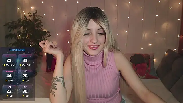 Snapshot of Katty_Lights chatting on December 2024 11:49:02 PM Katty Lights online show from December 2024 11:49:02 PM