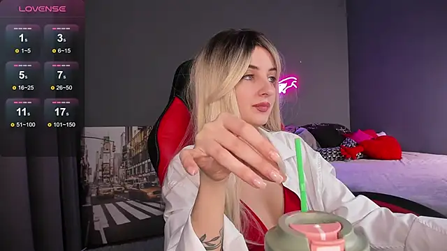 Snapshot of Katty_Lights chatting on February 2025 08:42:01 PM Katty Lights online show from February 2025 08:42:01 PM