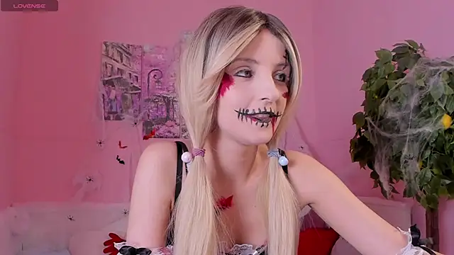 Snapshot of Katty_Lights chatting on October 2025 11:33:02 AM Katty Lights online show from October 2025 11:33:02 AM