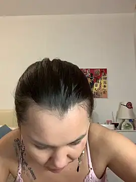 Snapshot of MiraMiss chatting on October 2025 10:08:01 AM MiraMiss online show from October 2025 10:08:01 AM